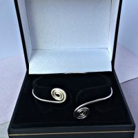 Ladies Fine Coil Silver Bangle - Image 3