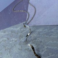 Silver Textured twisted bar pendant - Image 2